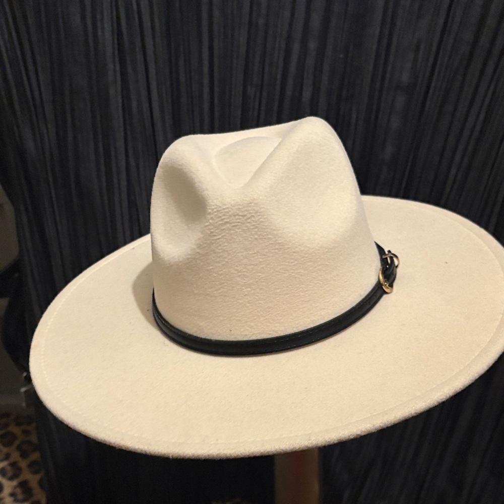 Windsor Cream Fedora Hat with Black Band